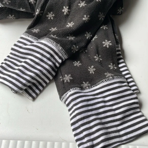 Size small - Picture 2 of 3